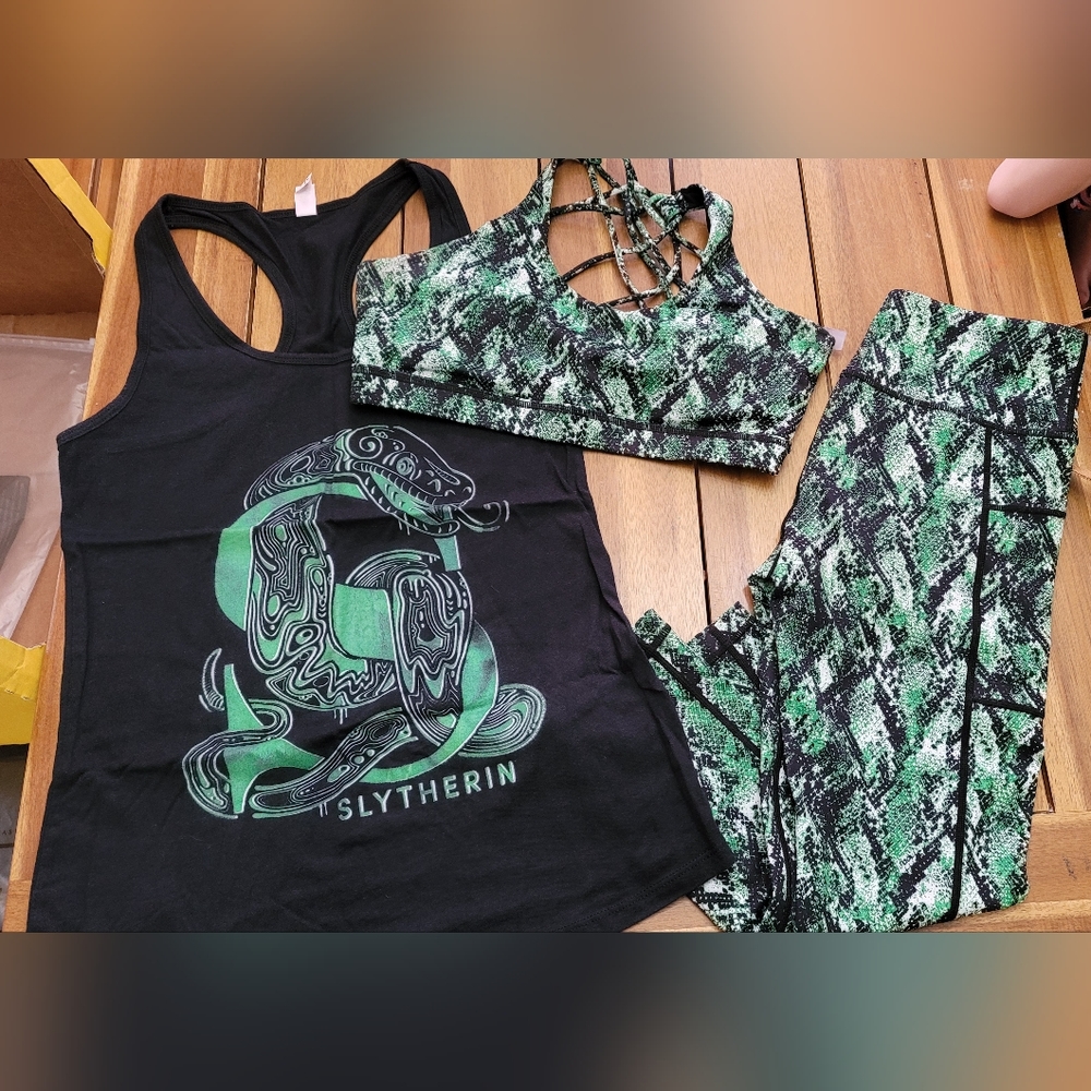 CVG VENOM OUTFIT -SMALL CAPRI - MEDIUM BRA